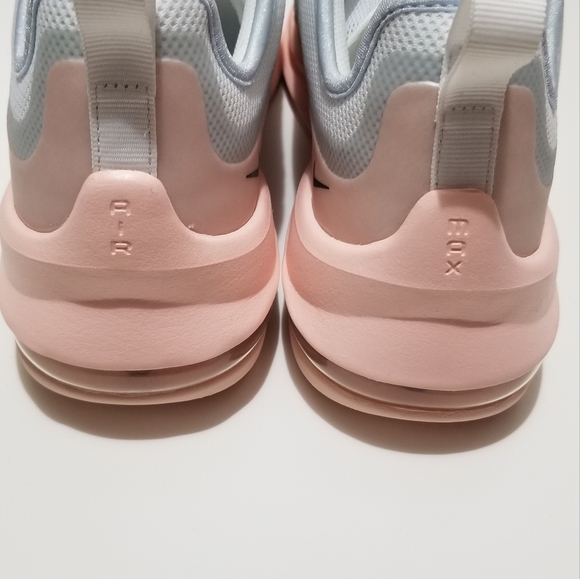 Women's Nike Air Max Axis - Picture 3 of 8